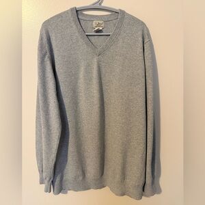L.L. Bean Men's Light Gray V-Neck Sweater
